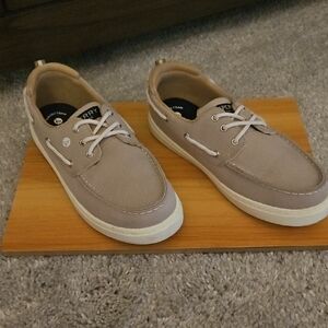 Sperry Tan Boat Shoes Classic Design